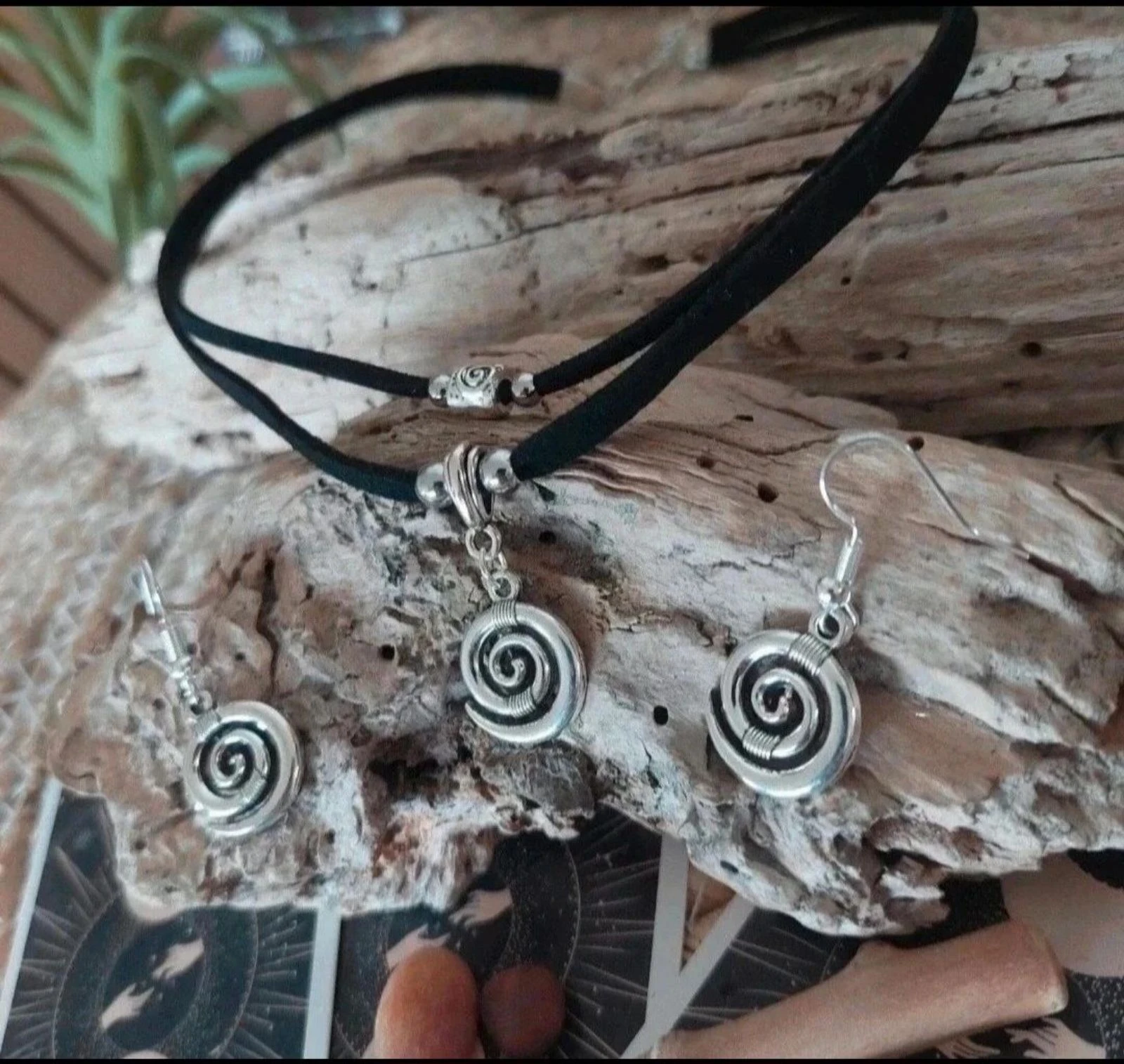 Collar boho rock de doble vuelta en espiral étnica, negro – photo 5
